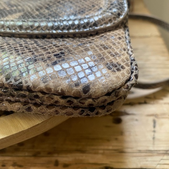 Authentic Tory Burch Python Print Leather Crossbody Handbag - Picture 14 of 16